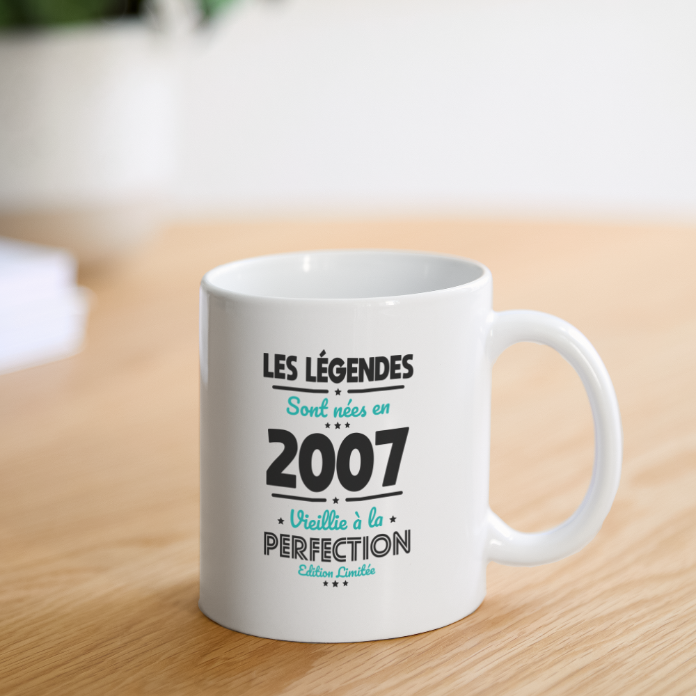 Mug blanc - Anniversaire 18 Ans - Les Légendes sont nées en 2007 - blanc