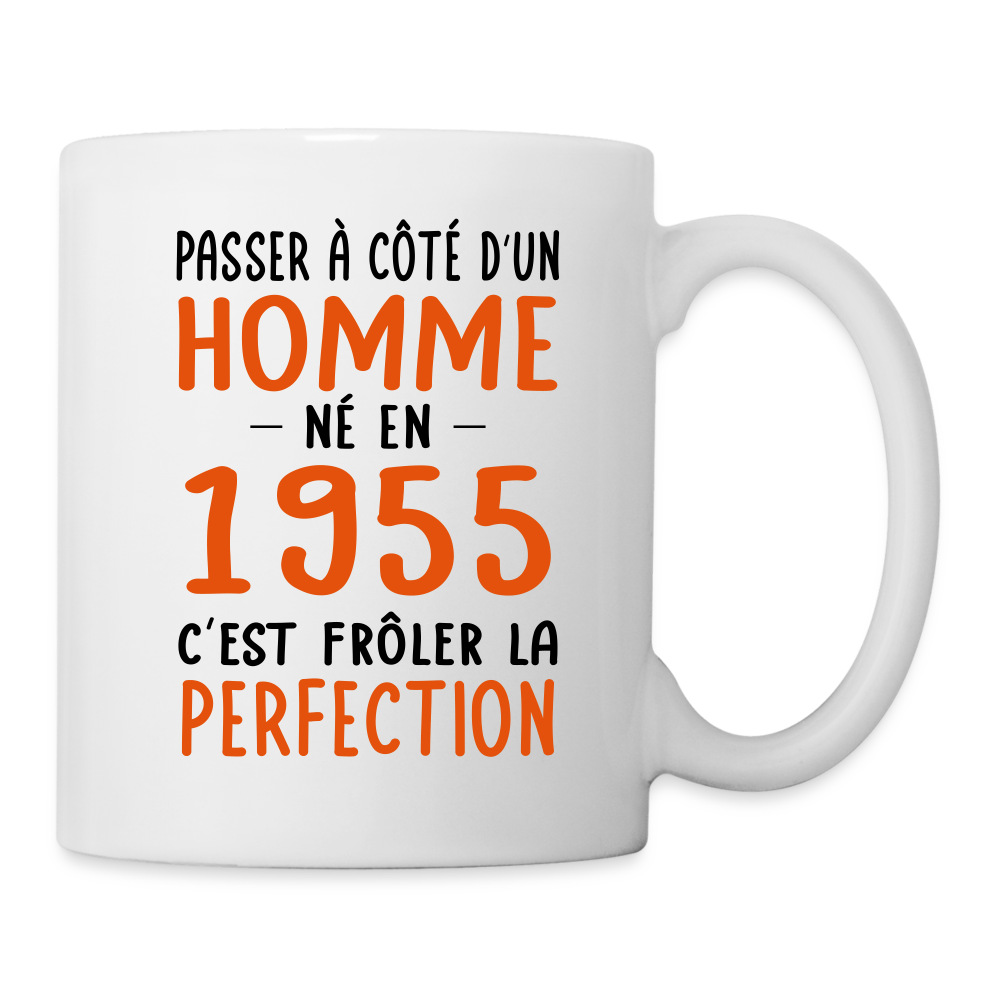 Mug blanc - Anniversaire 70 Ans - Né en 1955 - Frôler la perfection - blanc