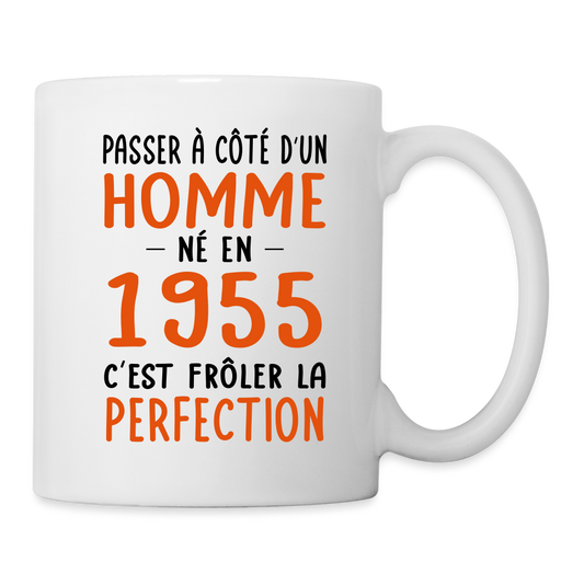 Mug blanc - Anniversaire 70 Ans - Né en 1955 - Frôler la perfection - blanc