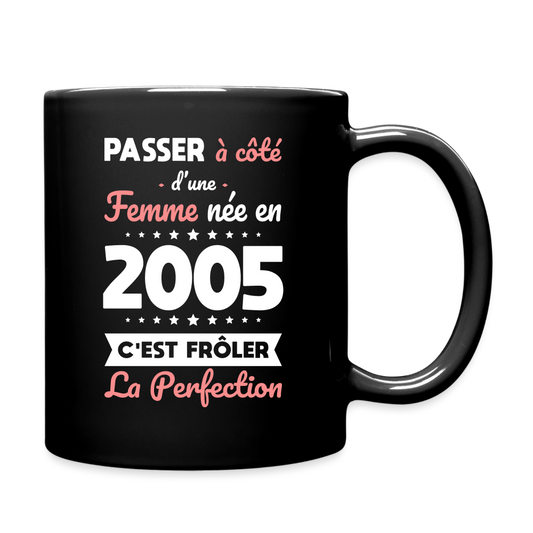 Mug uni - Anniversaire 20 Ans - Née en 2005 - Frôler la perfection - noir