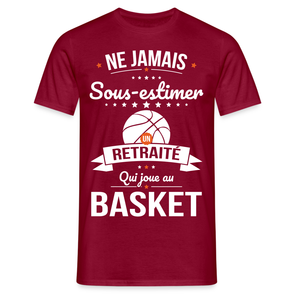 T-shirt Homme - Ne jamais sous-estimer un retraité qui joue au basket - rouge brique