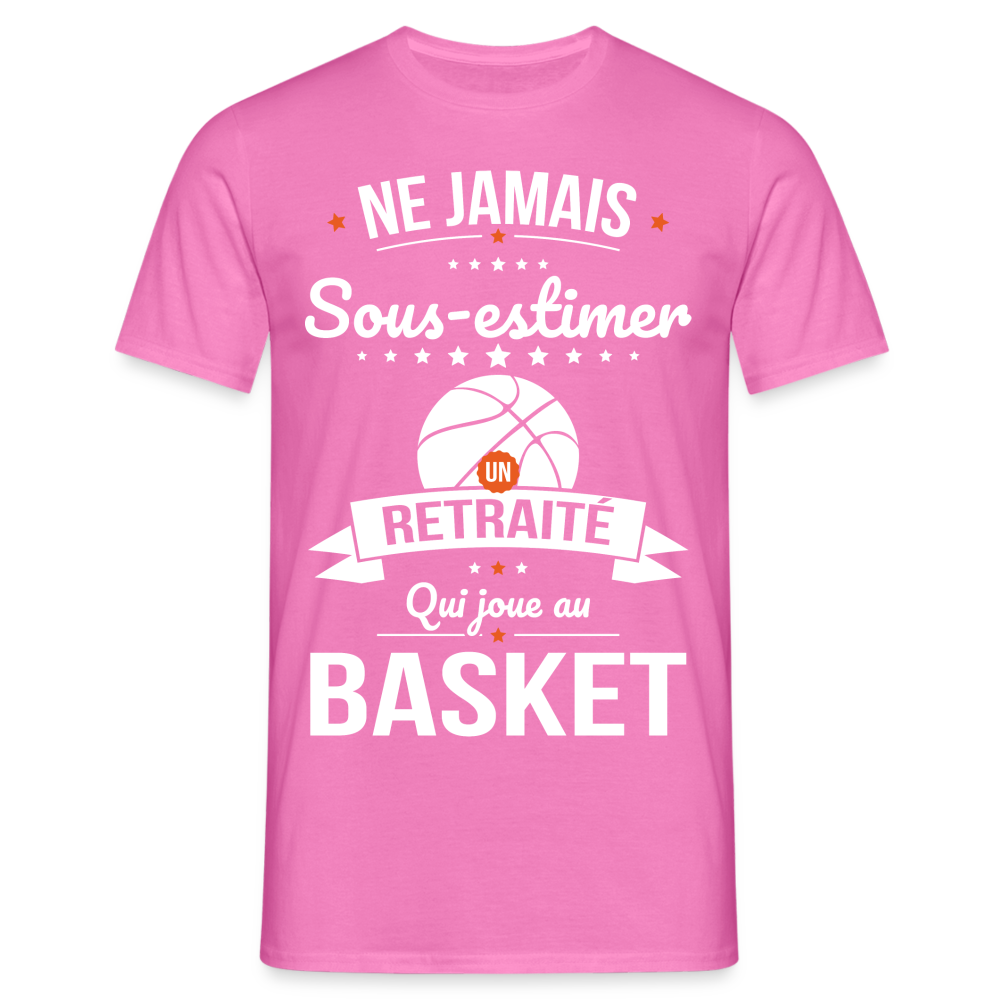 T-shirt Homme - Ne jamais sous-estimer un retraité qui joue au basket - rose