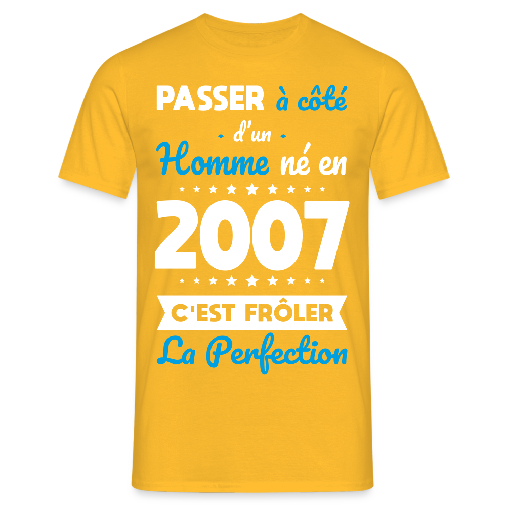 T-shirt Homme - Anniversaire 18 Ans - Né en 2007 - Frôler la perfection - jaune