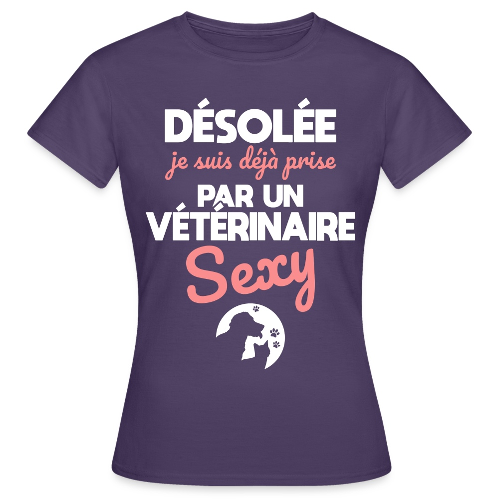 T-shirt Femme - Je suis prise par un vétérinaire sexy - violet foncé