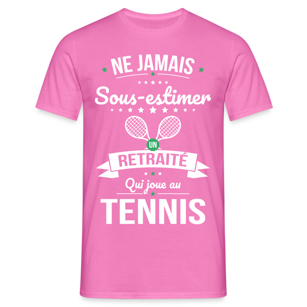 T-shirt Homme - Ne jamais sous-estimer un retraité qui joue au tennis - rose