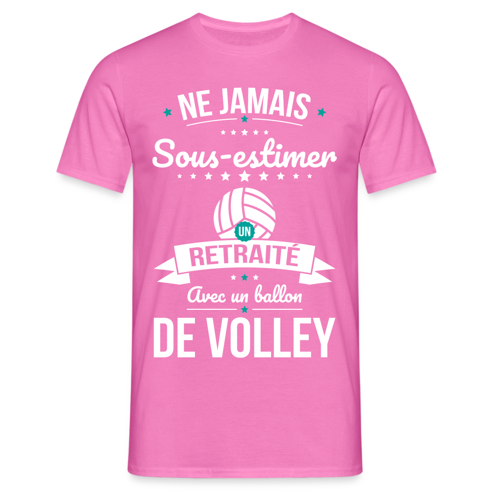 T-shirt Homme - Ne jamais sous-estimer un retraité avec un ballon de volley - rose